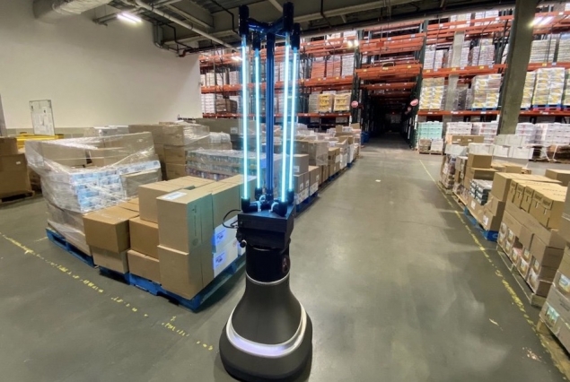 Warehouse Robots Disinfect Faster